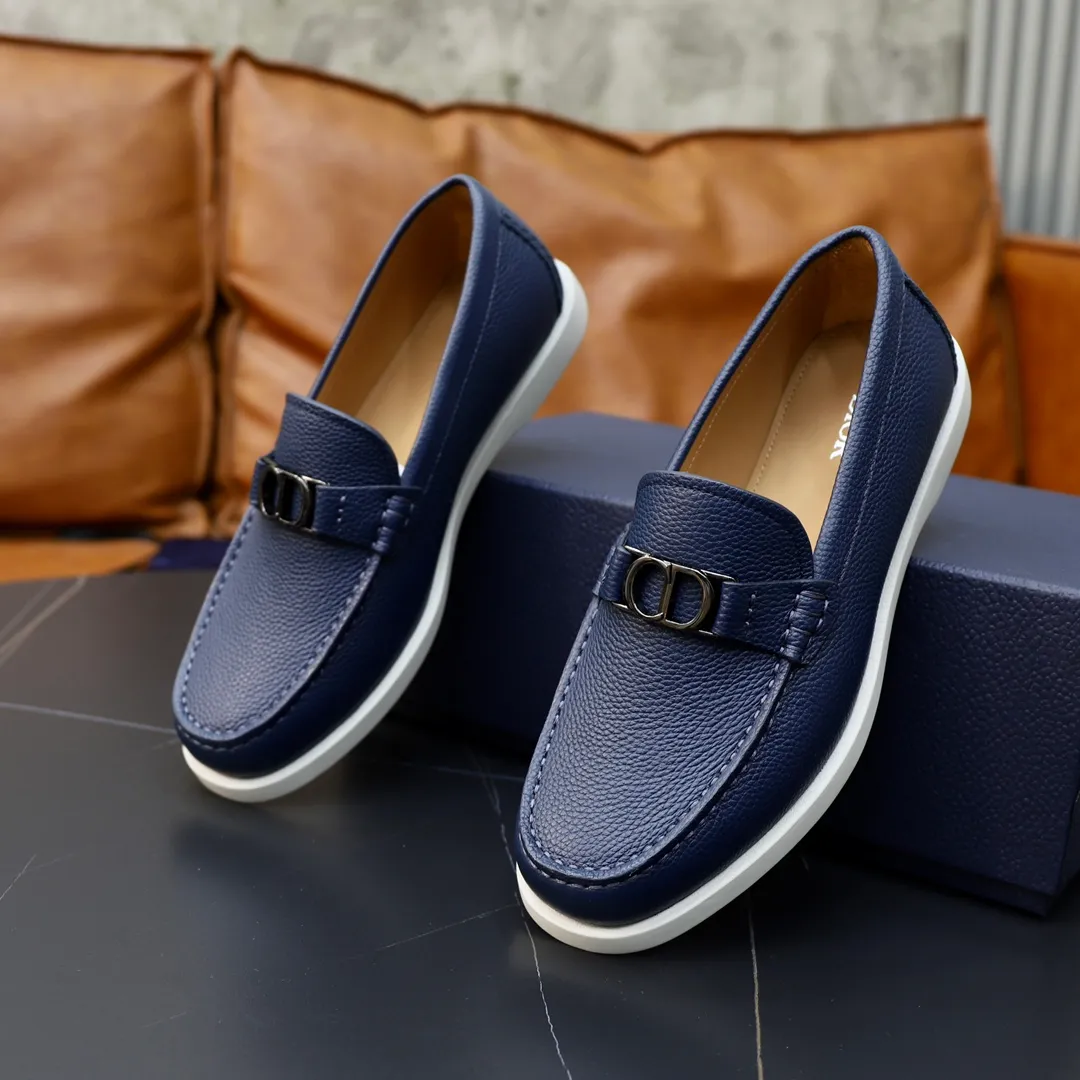Ex-factory price: 540🙅‍♂️🙅‍♂️🙅‍♂️ Brand: Dior DIOR Standard code: Men's code 38/44 (45 can be customized) Grade: Same as the official website Material: Original cowhide stitching, cowhide lining, original TPU wear-resistant soft outsole Style categories: Leisure and sports version, footwear for driving, young fashion, European and American trends, British style Color: actual picture color